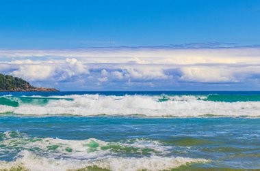 Muhteşem Praia de Lopes Mendes plajı Angra dos Reis Rio de Janeiro Brezilya 'daki büyük tropikal ada Ilha Grande.