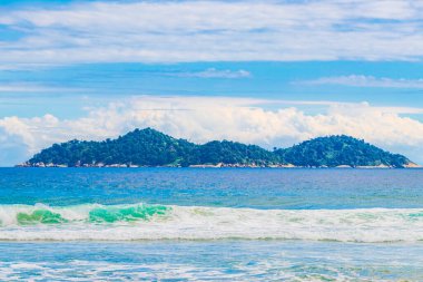 Muhteşem Praia de Lopes Mendes plajı Angra dos Reis Rio de Janeiro Brezilya 'daki büyük tropikal ada Ilha Grande.