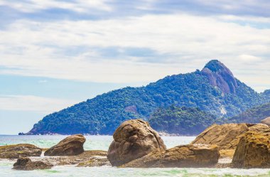 Muhteşem Praia de Lopes Mendes plajı Angra dos Reis Rio de Janeiro Brezilya 'daki büyük tropikal ada Ilha Grande.