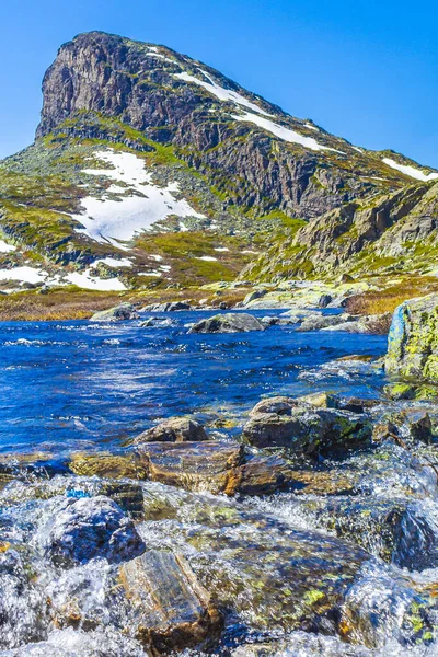 Καταπληκτικό Βουνό Storehodn Κορυφή Του Ποταμού Και Χιόνι Καλοκαίρι Στο — Φωτογραφία Αρχείου