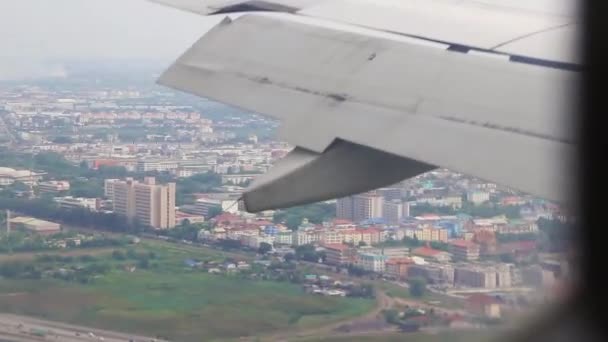 Bangkok Tailândia Mai 2018 View Out Airplane Window While Landing — Vídeo de Stock