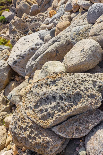 ギリシャのコス島沿岸の奇妙な岩や岩の形成 — ストック写真