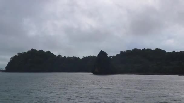 Viaje Don Sak Sobre Aguas Turquesas Paisaje Tropical Través Ferry — Vídeos de Stock