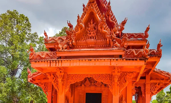 Tempio Rosso Wat Sila Ngu Wat Ratchathammaram Sull Isola Koh — Foto Stock