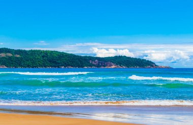 Muhteşem Praia de Lopes Mendes plajı Angra dos Reis Rio de Janeiro Brezilya 'daki büyük tropikal ada Ilha Grande.