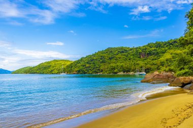 Muhteşem Mangrove plajı ve Pouso plajı Angra dos Reis Rio de Janeiro Brezilya 'daki büyük tropikal ada Ilha Grande.