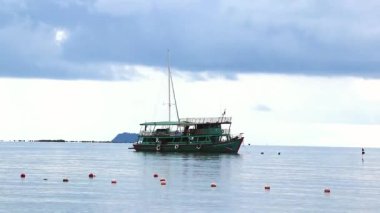 Surat Thani Tayland 25. Mai 2018 Bo Phut Sahili Panoraması. Tayland 'daki Koh Samui adasında turkuaz teknesi var..
