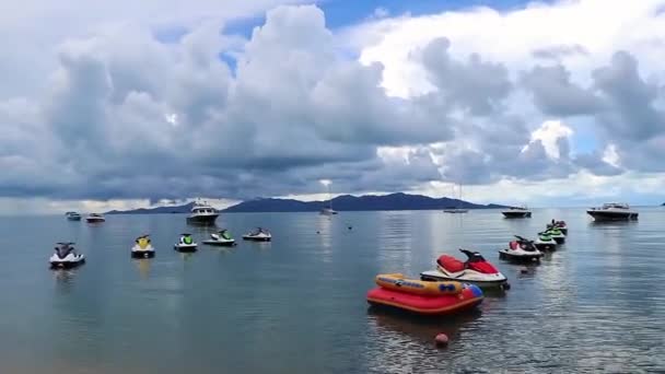 Surat Thani Thaiföld Mai 2018 Phut Beach Csónakokkal Jet Ski — Stock videók