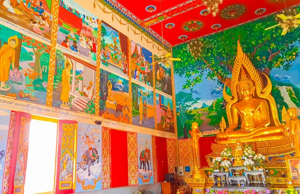 位于泰国高松口岛的威特普莱姆寺内的金佛像和五彩斑斓的佛教绘画展览馆和艺术馆 — 图库照片