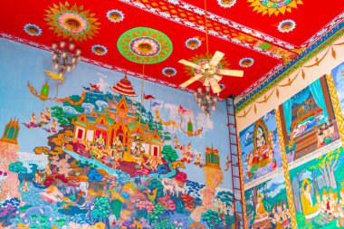 Koh Samui Adası 'ndaki Wat Plai Laem tapınağındaki renkli Budist resim galerileri ve sanat eserleri.