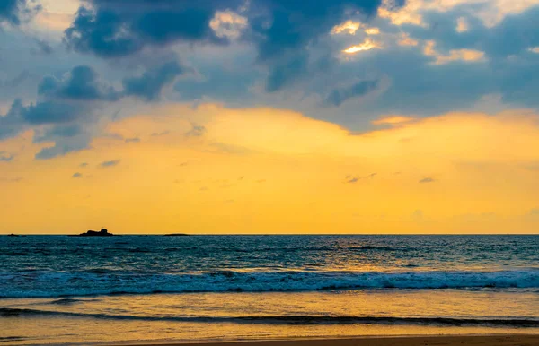 Krásný Barevný Západ Slunce Krajina Panorama Bentota Beach Ostrově Srí — Stock fotografie