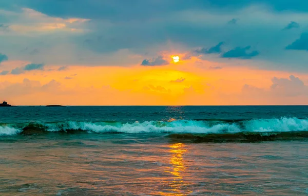 Krásný Barevný Západ Slunce Krajina Panorama Bentota Beach Ostrově Srí — Stock fotografie