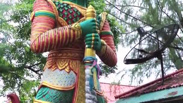 Guardiano Tempio Gigante Yaksha Nel Tempio Wat Phra Yai Koh — Video Stock