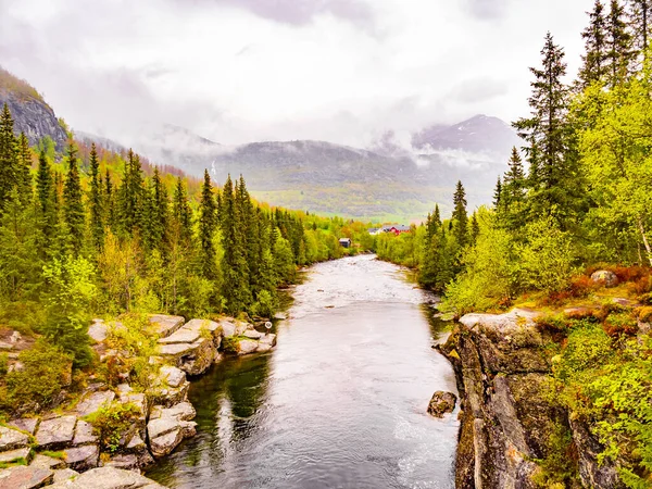 Rivière Belle Cascade Rjukandefossen Avec Vue Sur Montagne Village Hemsedal — Photo