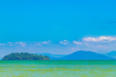 Tropik Cennet Adası Koh Phayam Aow Hin Kwai Sahili manzarası ve Ko Thalu ve Ranong Tayland manzarası.