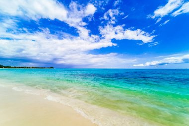 Playa del Carmen Meksika 'da tropik Meksika plajı 88 Punta Esmeralda.