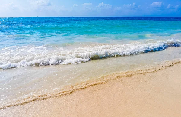 Fale Tropikalnej Meksykańskiej Plaży Punta Esmeralda Playa Del Carmen Meksyk — Zdjęcie stockowe
