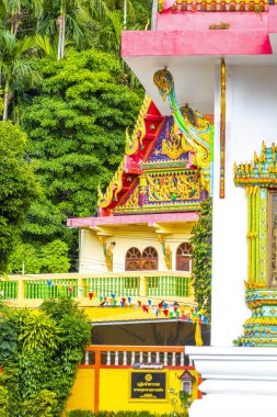 Kathu Bölgesi Phuket Adası Tayland Eyaleti 08. Ekim 2025 Suwankeewong Tapınağı Güneydoğu Asya 'daki Patong Sahili Phuket Adası' ndaki altın Budist tapınakları..