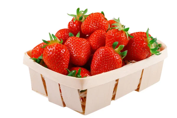 Fraises Rouges Mûres Fraîches Dans Panier Bois Sur Fond Blanc — Photo