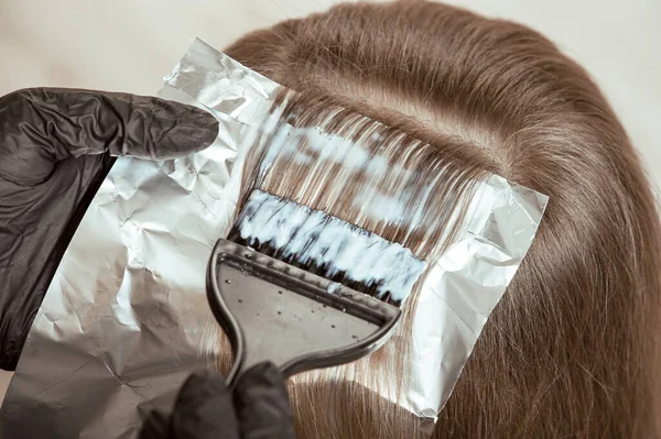 Der Prozess Der Haarfärbung Nahaufnahme — Stockfoto