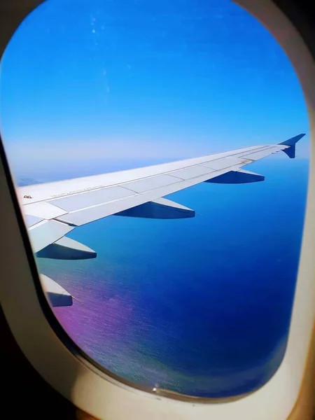 Window Seat View Airplane Tail Blue Sky Clouds — Stock Photo, Image