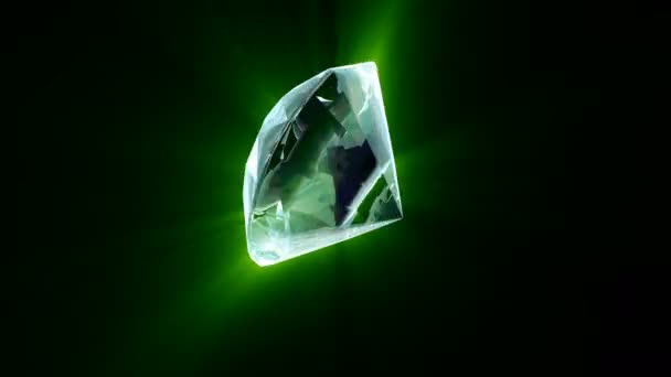 Cristal de diamante de jóias verde real no presente preto Dia dos Namorados capaz de loop sem costura — Vídeo de Stock