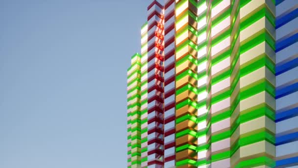 Farbiges Fassadengebäude im modernen Stil. Schöner blauer Himmel Blick Abstrakte zukünftige Architektur Stadt Hintergrund — Stockvideo
