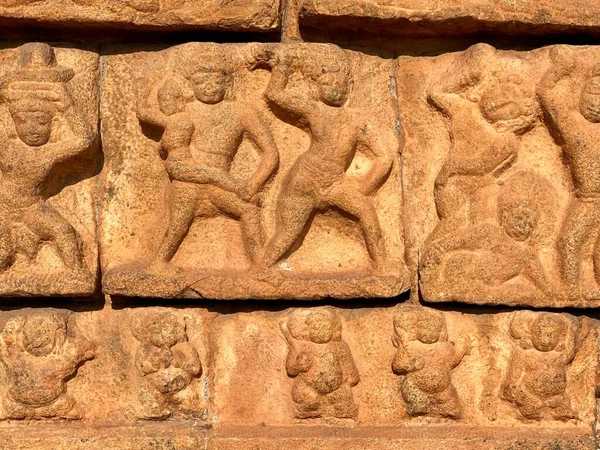Bas Relevo Esculturas Antigas Esculpidas Nas Paredes Histórico Templo Brihadeeswarar — Fotografia de Stock