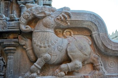Ejder taşı Hint heykeli.