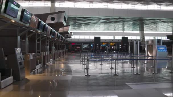 Vista Interior Dentro Terminal Internacional Durante Día Sin Personas Debido — Vídeos de Stock