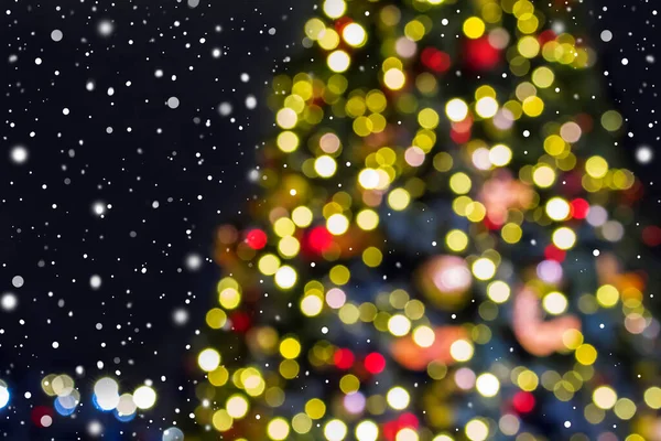 Рождественская Елка Золотыми Красными Украшениями Огнями Размытый Абстрактный Праздник Новый — стоковое фото