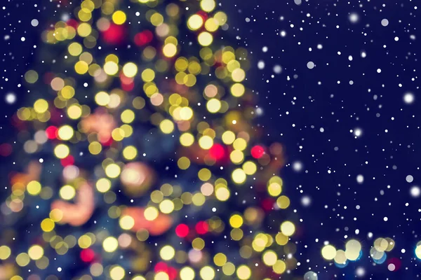 Рождественская Елка Золотыми Красными Украшениями Огнями Размытый Абстрактный Праздник Новый — стоковое фото