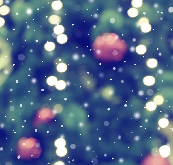 Noel Ağacı Süslemeleri Olan Soyut Noel Arkaplanı Çözülmüş Bokeh Işıkları — Stok fotoğraf