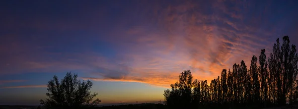 Coucher de soleil coloré panoramique — Photo