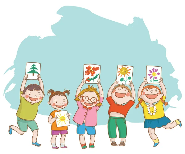 Çocuklar sanat eserlerini sunma