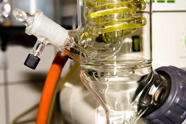 Utrustning i kemiskt laboratorium — Stockfoto