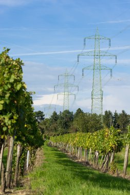 bağ üzerinden yüksek gerilim kabloları