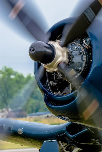 ヴィンテージ飛行機のプロペラ — ストック写真