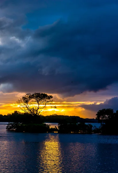 Zonsondergang in Lough Leane in Killarney National Park in Ierland — Stockfoto