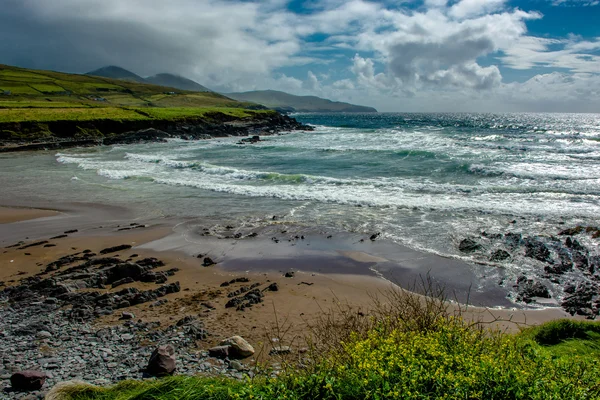 Playa en la costa de Irlanda — Foto de Stock