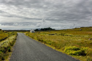 Nehir İrlanda altında uzak Hut