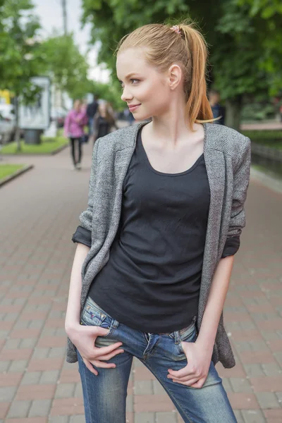 Beautiful red hair ginger slim young woman with fresh skin in ca — Stock Photo, Image