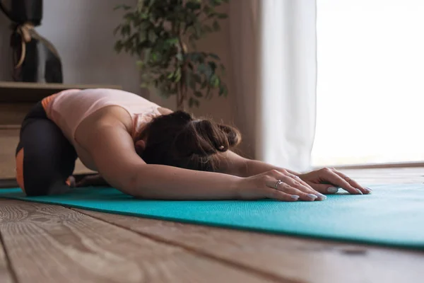 Woman Youga Pilates Exercise Home She Sportswear Using Mat Slim — Stock Photo, Image