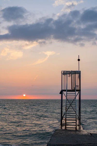 Спасательная Башня Фоне Заката Черном Море Сочи — стоковое фото