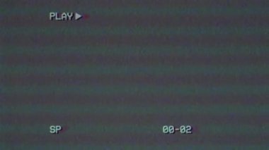 VHS etkisi. Video Hasarı. Eski kötü bir VHS kaseti. Play metin ve zaman kodlu eski ekran. Eski televizyon. Kötü parazit. Retro 80 'ler, 90' lar. Video Hasarı.
