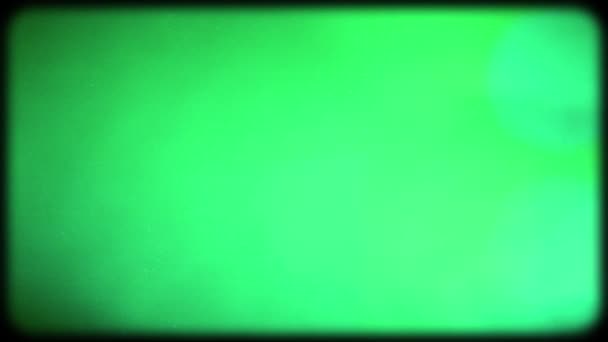 Schermo verde e luce sul CRT. Ideale per la sovrapposizione. Effetto di una vecchia TV con un cinescopio su uno schermo verde. Filmati retrò, effetti filmati. — Video Stock