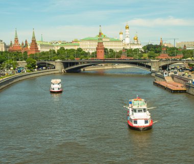 Moskova. Merkezi. Moskova Kremlin ve nehir Moskova.