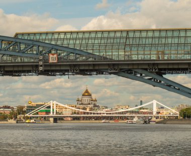 Moskova. Merkezi. Nehirden Moskova görüntülemek.