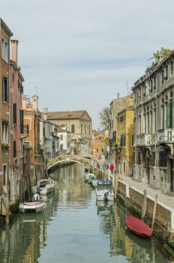 21.04.2019. İtalya. Venedik. Venedik kanalı manzarası.