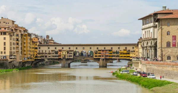 2019 Talya Floransa Ponte Vecchio Köprüsü Arno Nehri Manzarası — Stok fotoğraf